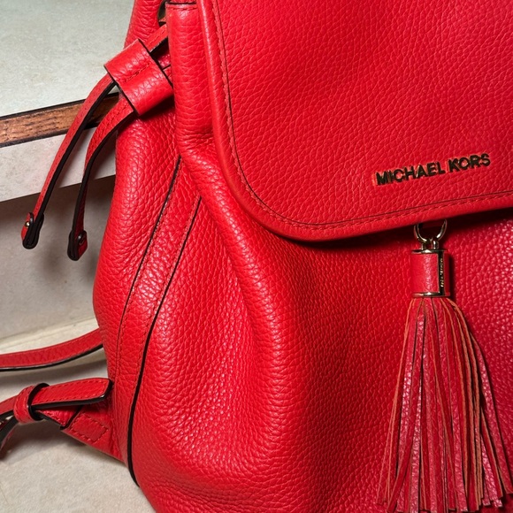 Michael Kors Red Pebble Leather Flap Medium Backpack Pre-loved Retail-$428 - Picture 5 of 10